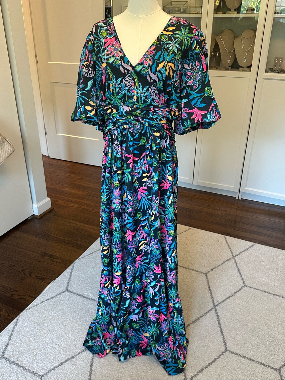 Like New Lilly Pulitzer Teyla Maxi Dress in Onyx Paradise Glow Size 16